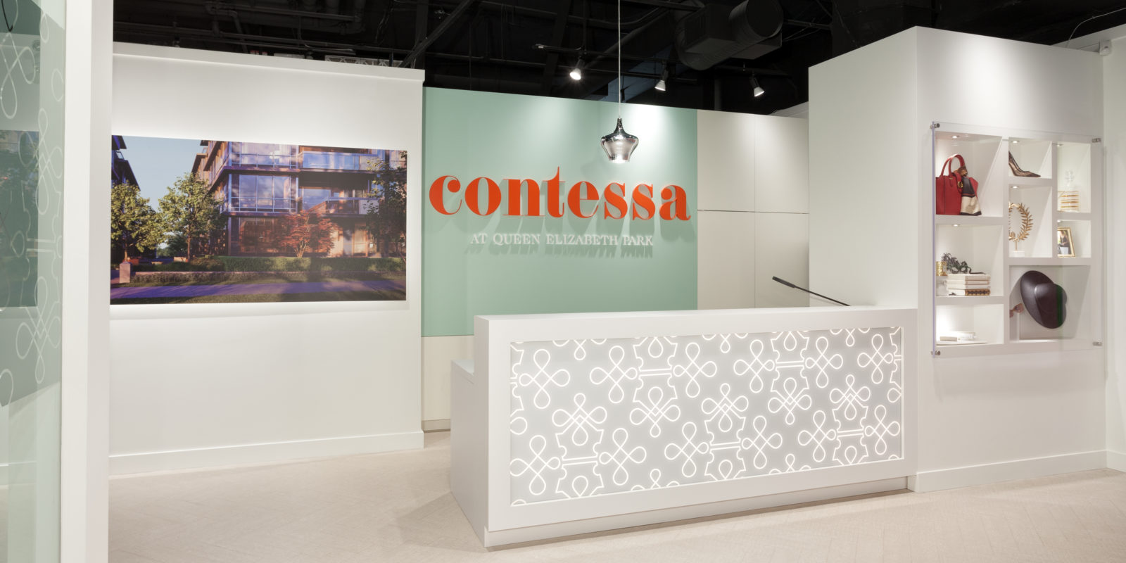 Contessa Presentation Center